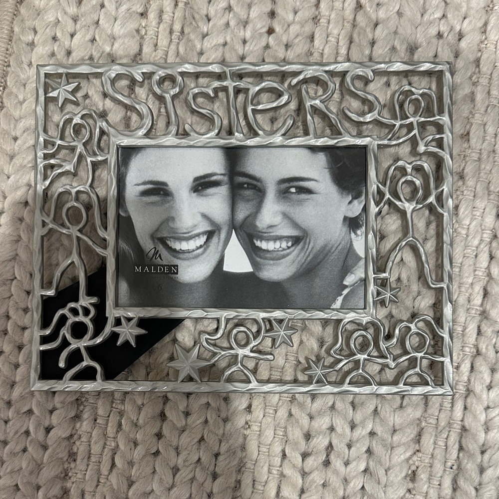Picture Frame Malden Silver 'Sisters' Photo Frame. 5x6